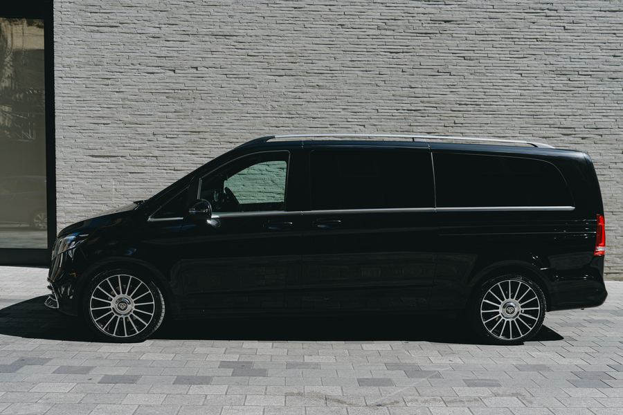 Mercedes-Benz V-Class exterior side profile
